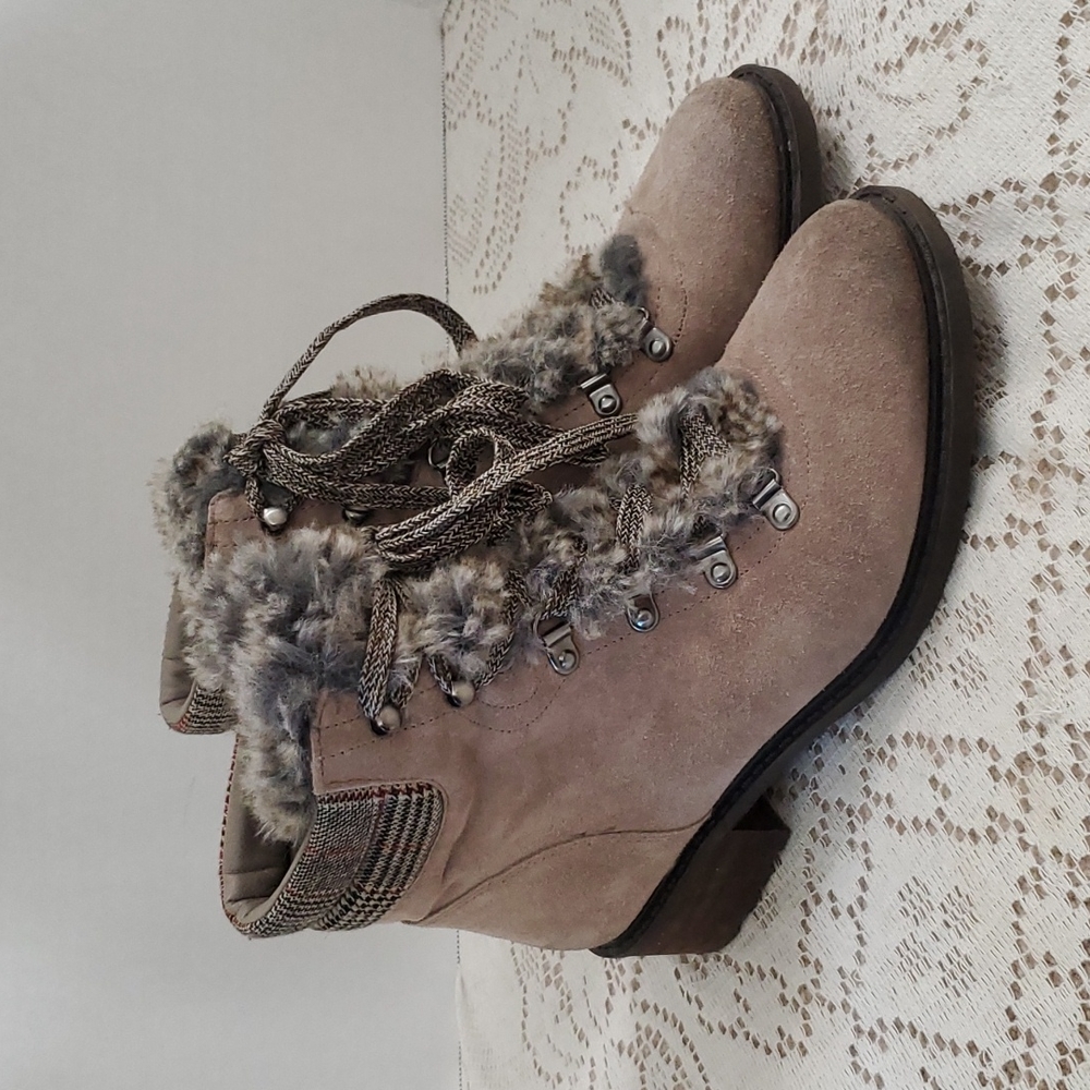 Sam Edelman Tan Ankle Boots with Fur Trim